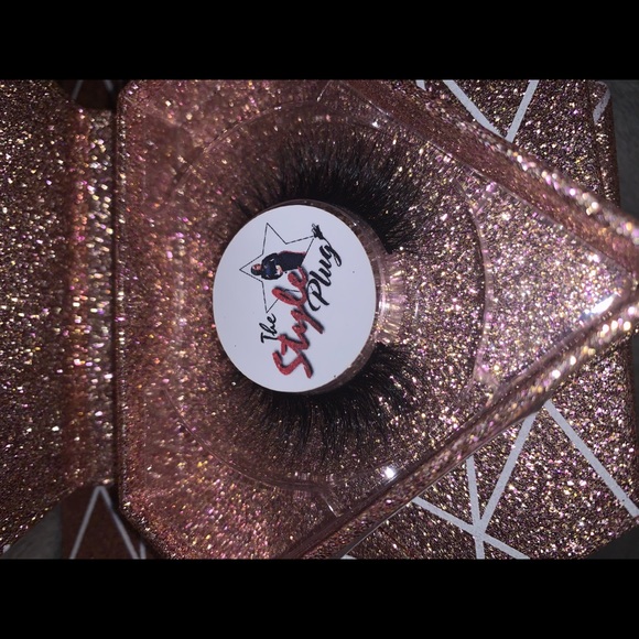 StylePlug Lashes - Picture 3 of 6